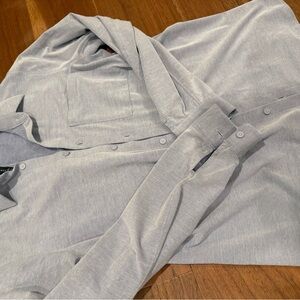 Bundle of 4 Lululemon shirts